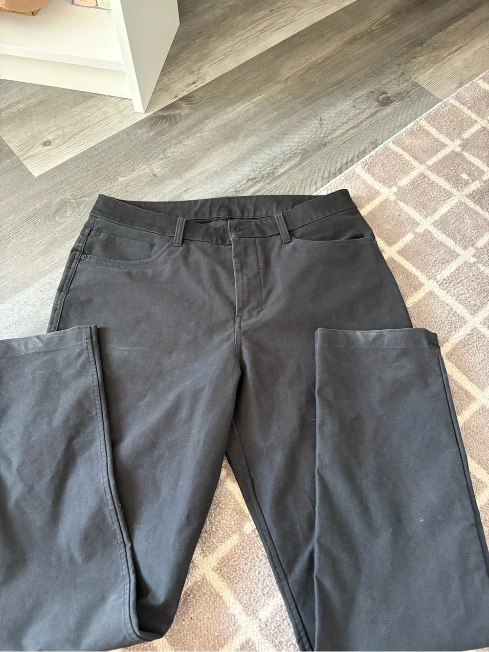 lululemon men’s Straight Leg Pants in Black